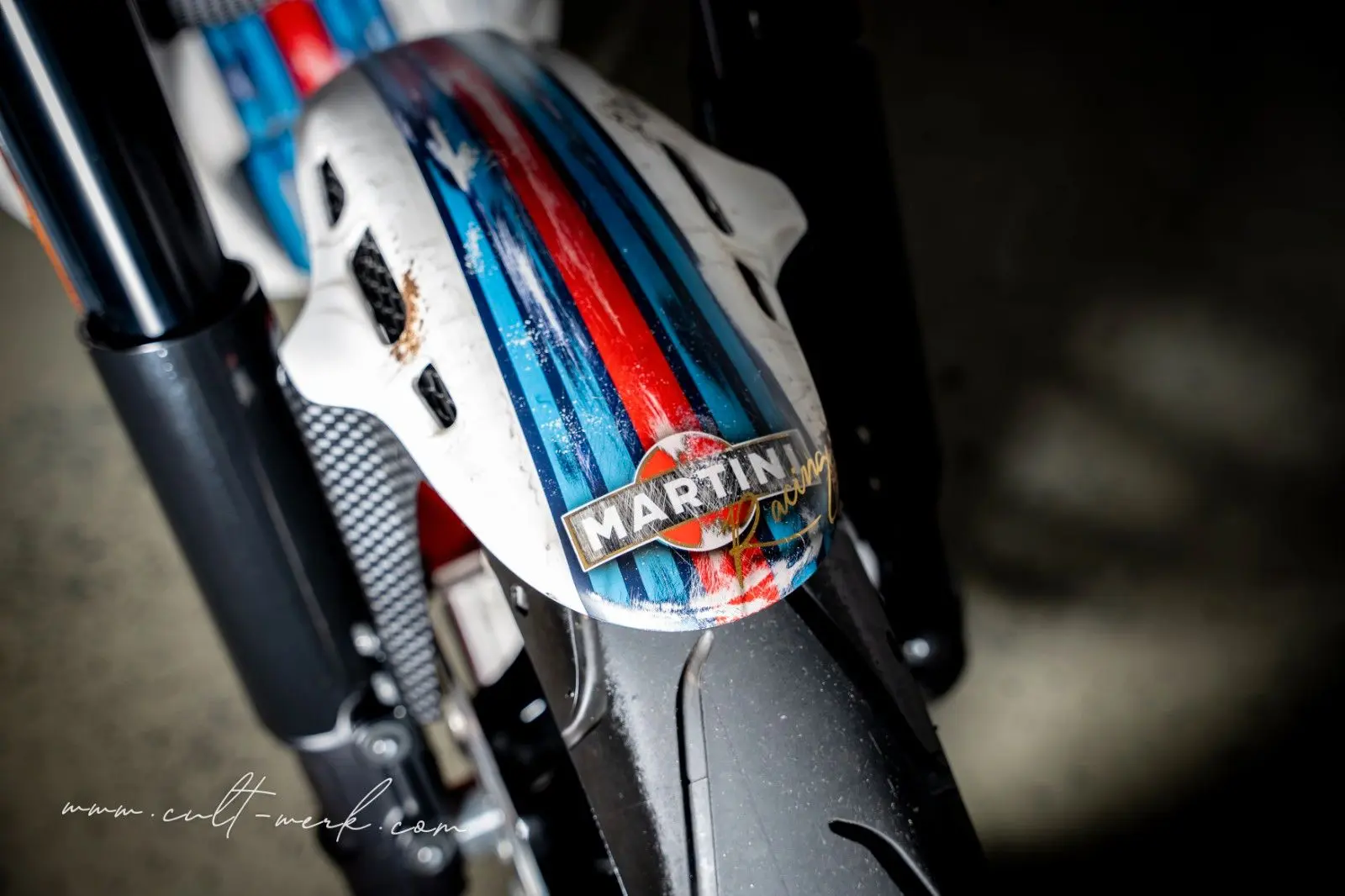 Harley-Davidson FXDRS 114 "Martini Used Look" by Cult-Werk