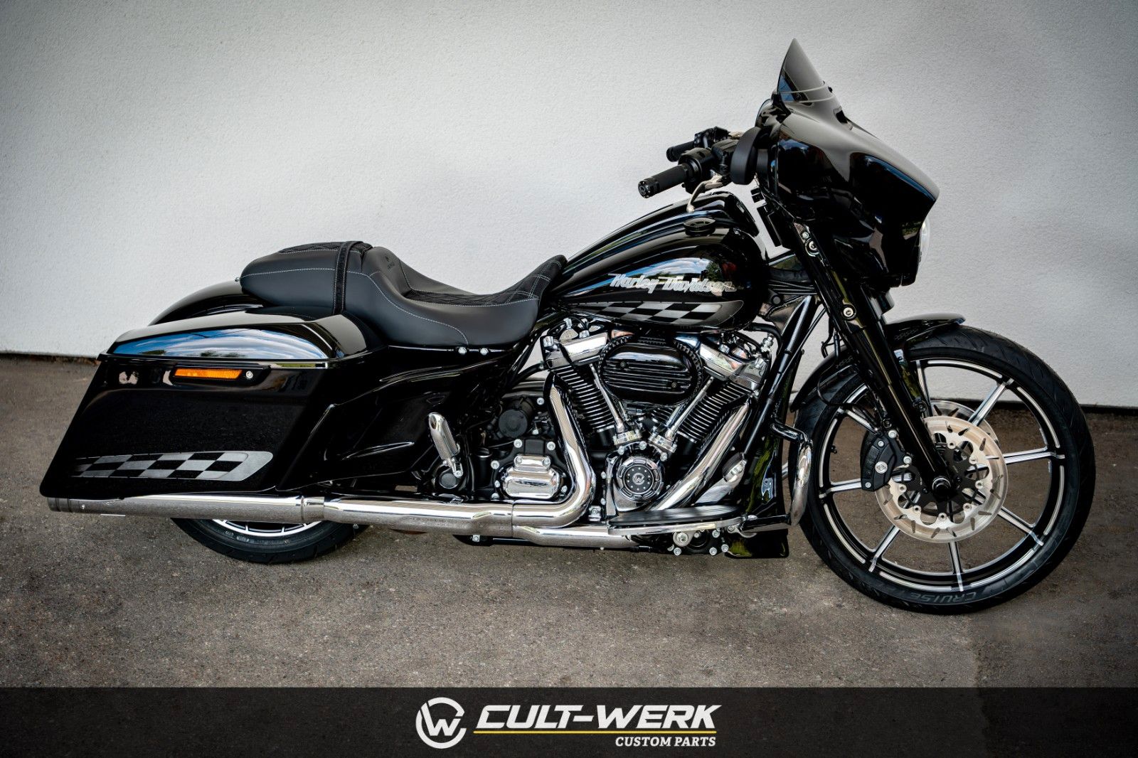 Harley-Davidson STREET GLIDE SPECIAL 21" LUFT KLAPPE - CULT-WERK