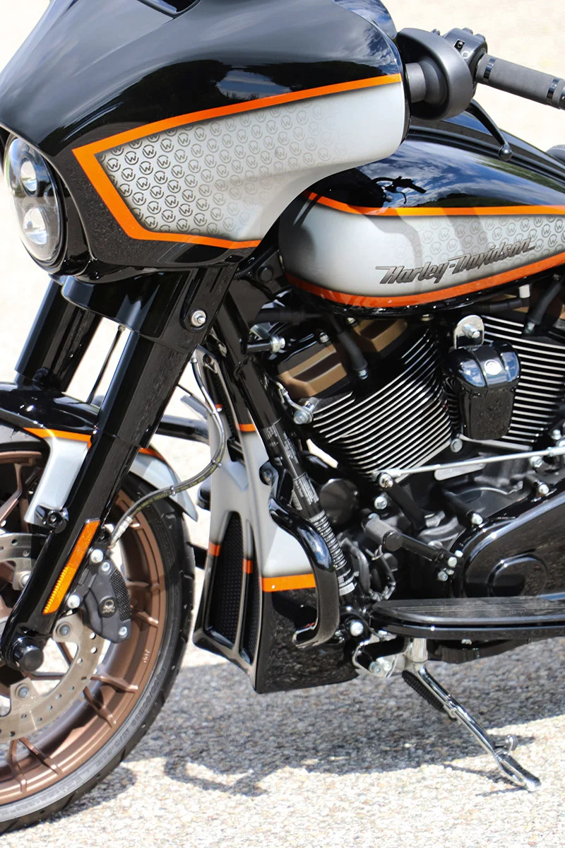 Bugspoiler CUSTOM (passend für Harley-Davidson Modelle: Touring ab 2021, mit Sturzbügel)