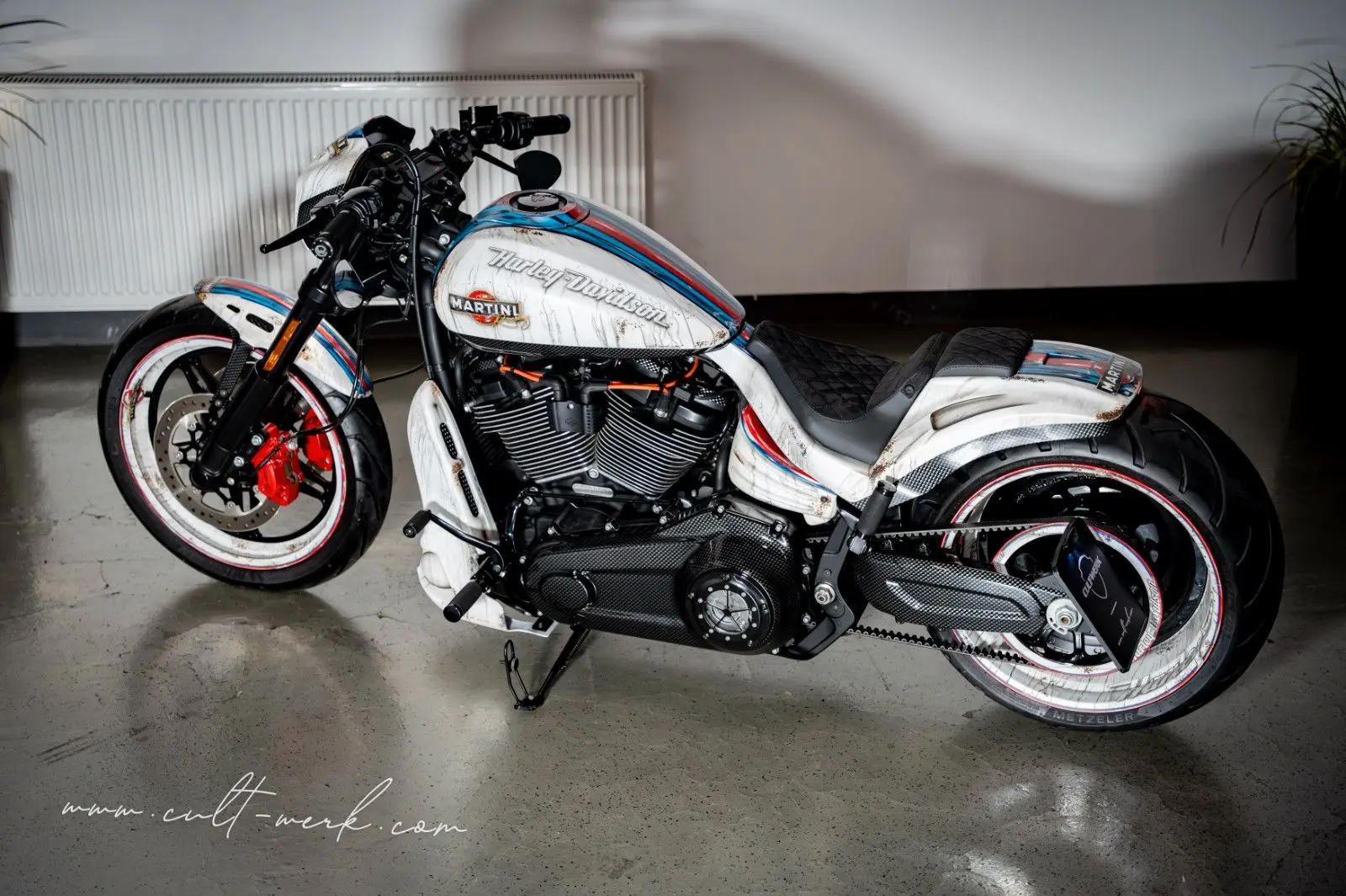 Harley-Davidson FXDRS 114 "Martini Used Look" by Cult-Werk