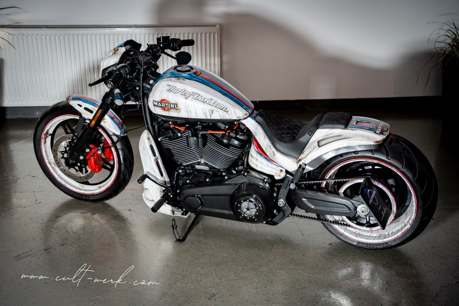 Harley-Davidson FXDRS 114 "Martini Used Look" by Cult-Werk