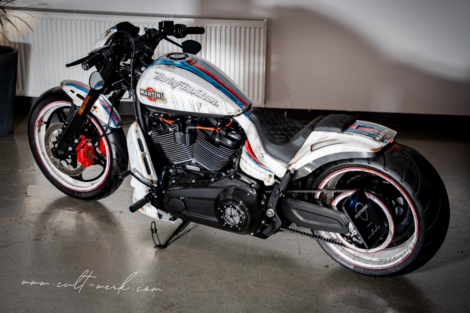 Harley-Davidson FXDRS 114 "Martini Used Look" by Cult-Werk