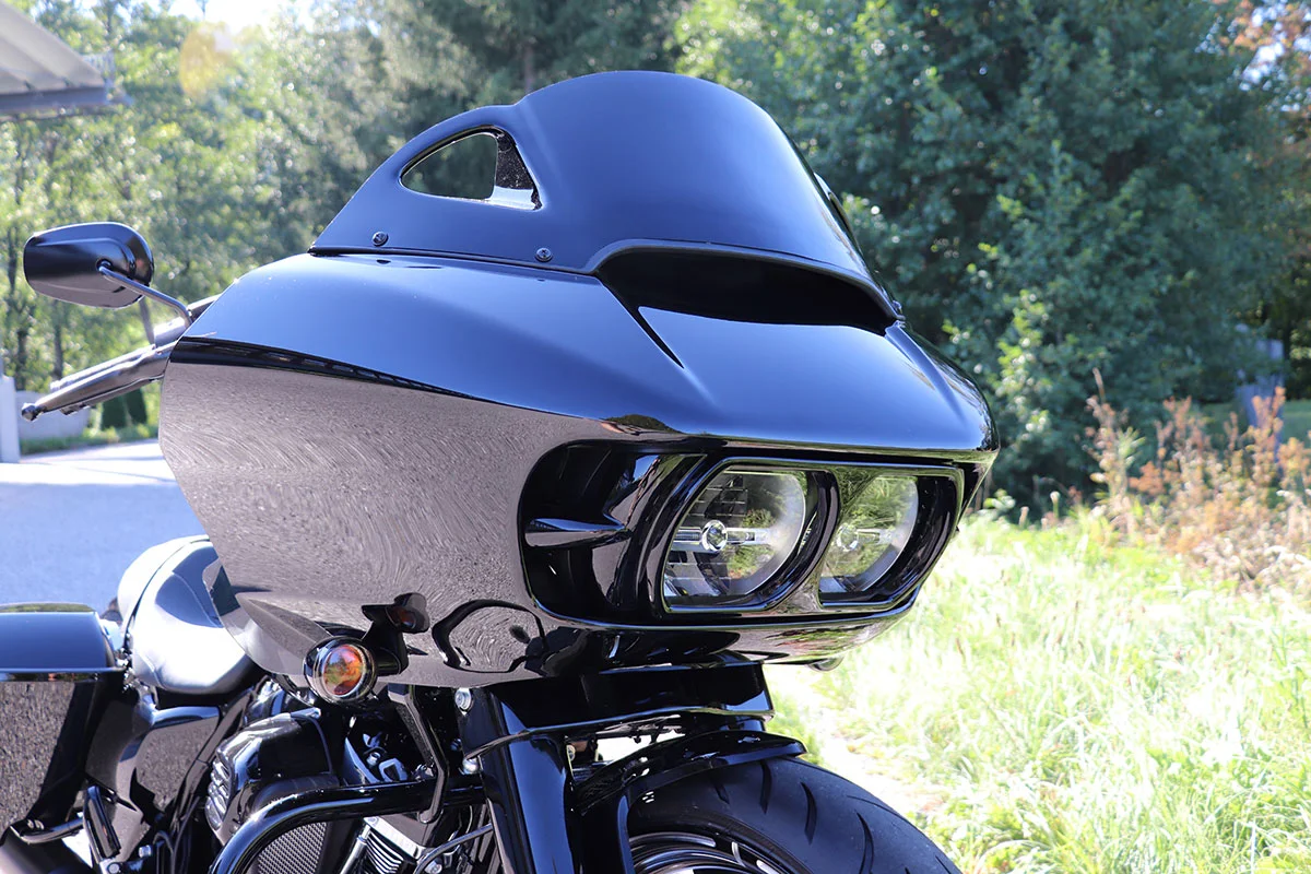 Windshield RACING (suitable for Harley-Davidson models: Road Glide from 2015)