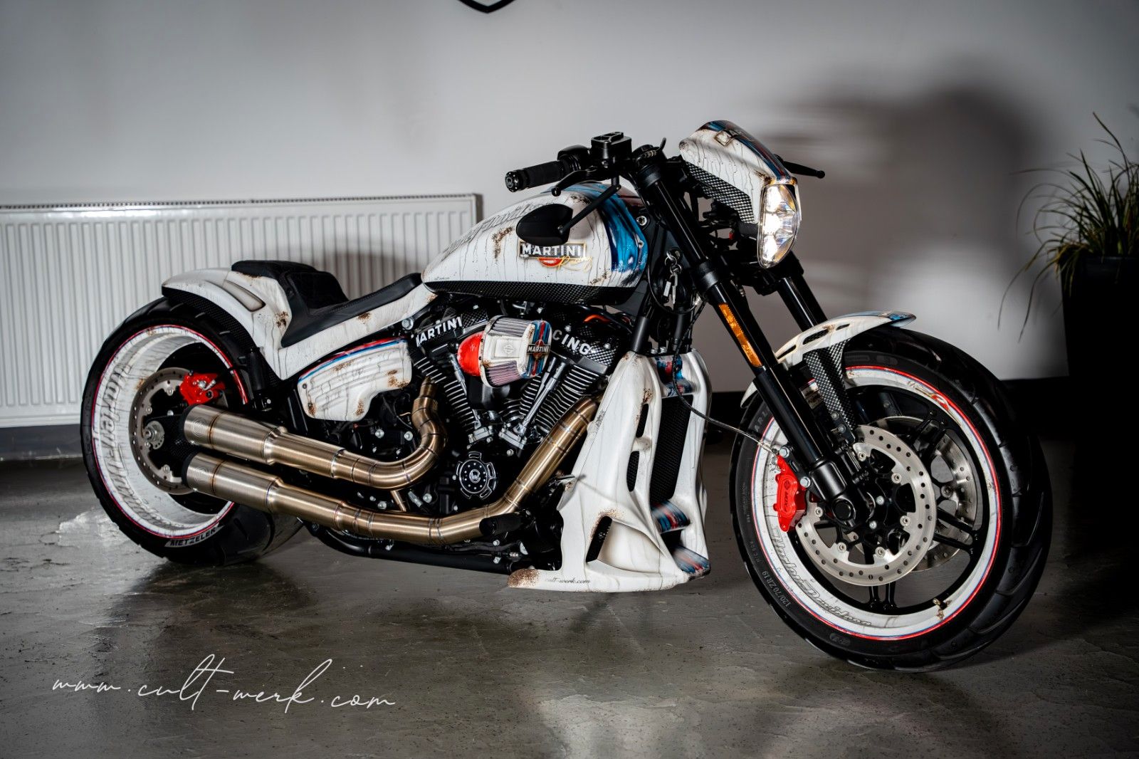 Harley-Davidson FXDRS 114 "Martini Used Look" by Cult-Werk