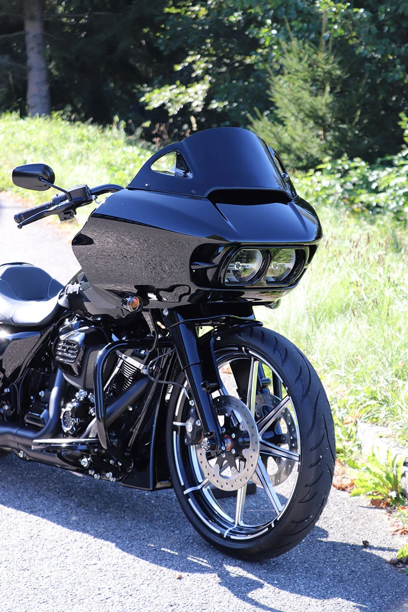 Windshield RACING (suitable for Harley-Davidson models: Road Glide from 2015)