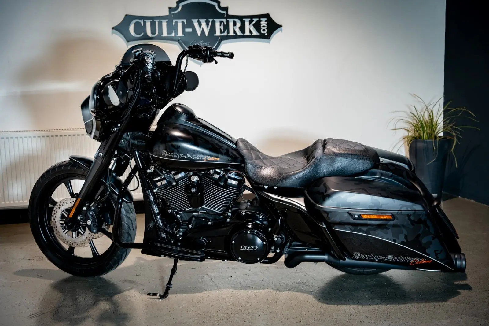 Harley-Davidson STREET GLIDE SPECIAL 21" LUFT KLAPPE - CULT-WERK