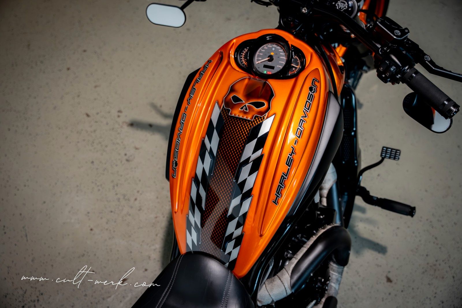 Harley-Davidson V-Rod Night Rod Special "Orange Racer" by CW