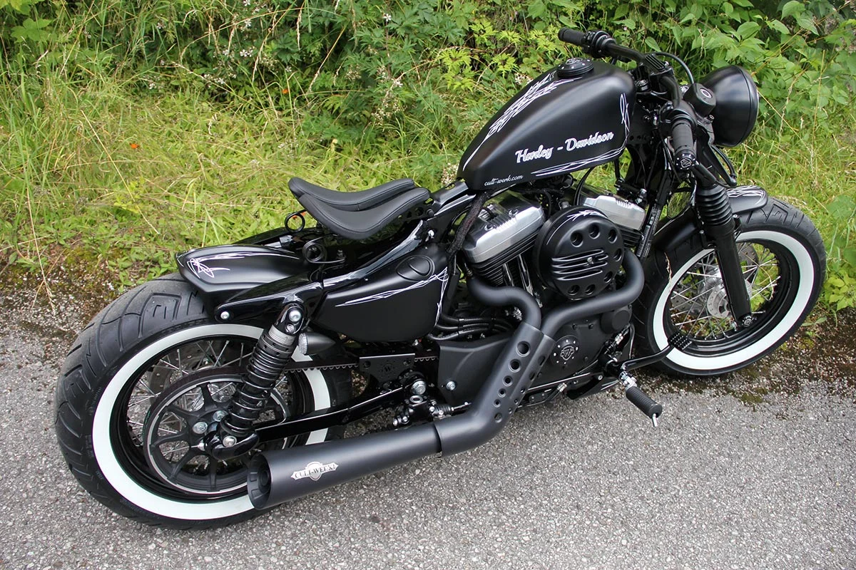 Rear fender OLD SCHOOL (suitable for Harley-Davidson models: Sportster from 2004 to current, glossy black)