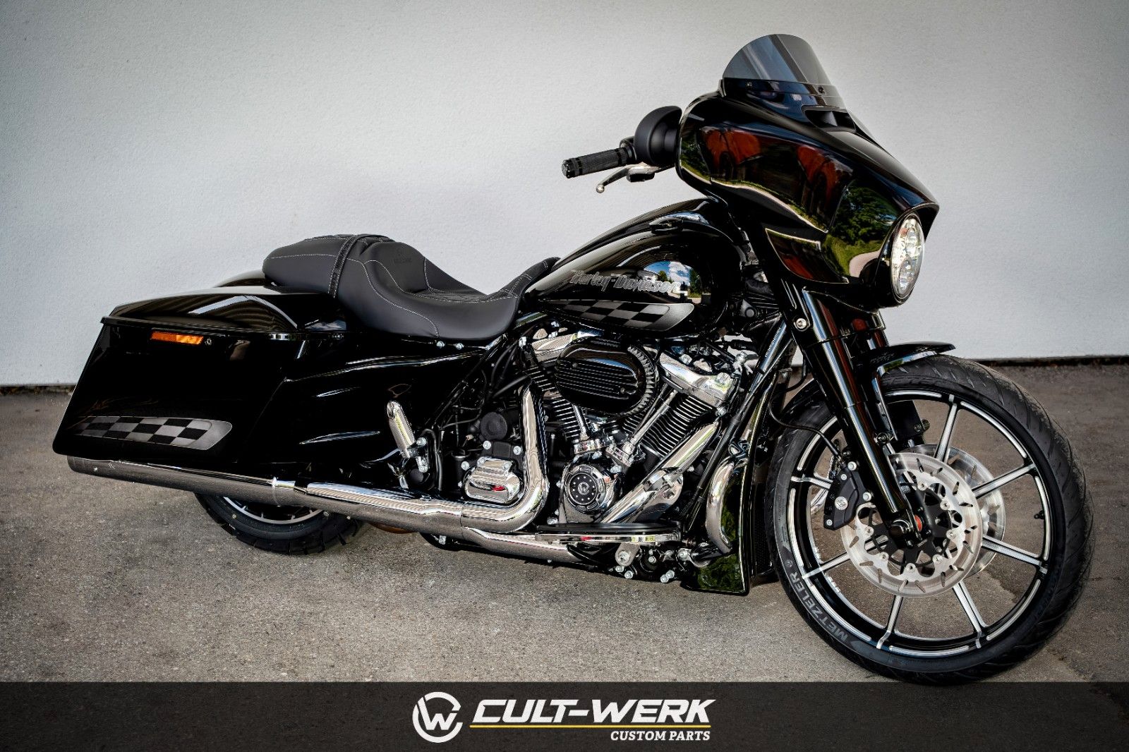 Harley-Davidson STREET GLIDE SPECIAL 21" LUFT KLAPPE - CULT-WERK