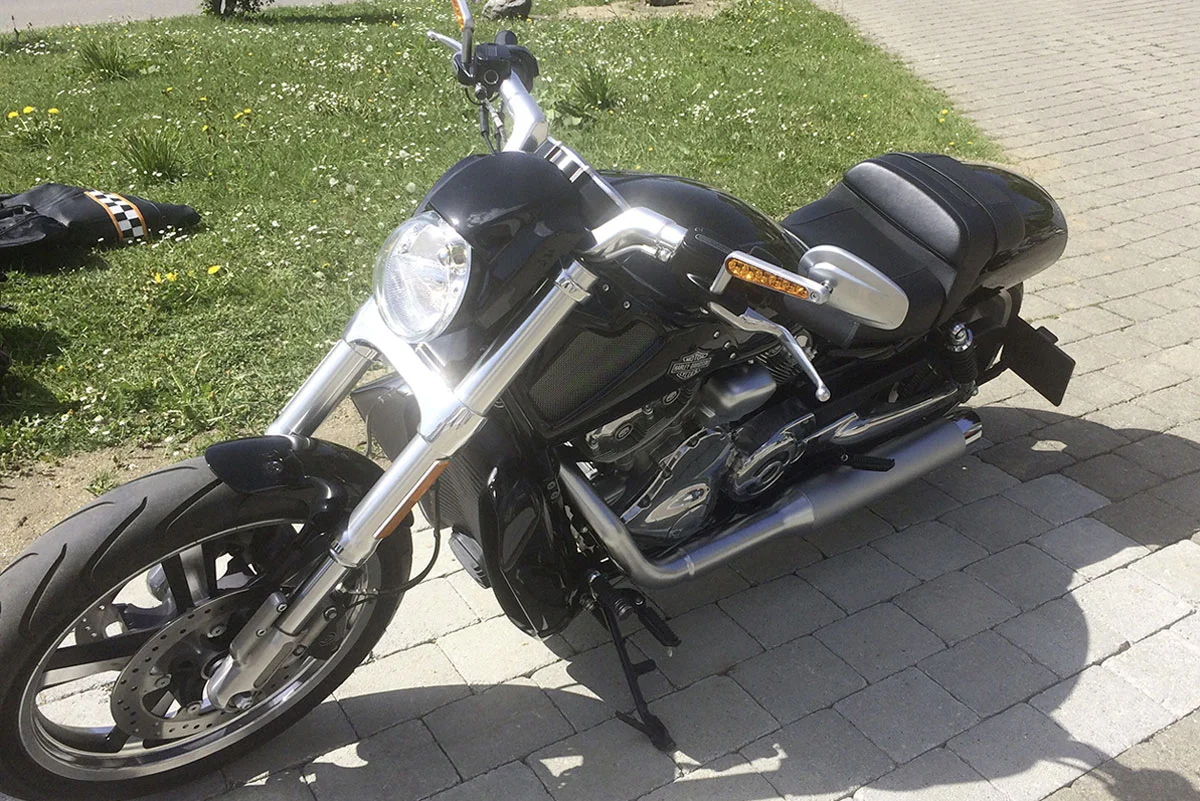 Scheinwerfermaske NEW NIGHT ROD STYLE (passend für Harley-Davidson Modelle:V-Rod Muscle ab 2009 - 2017)