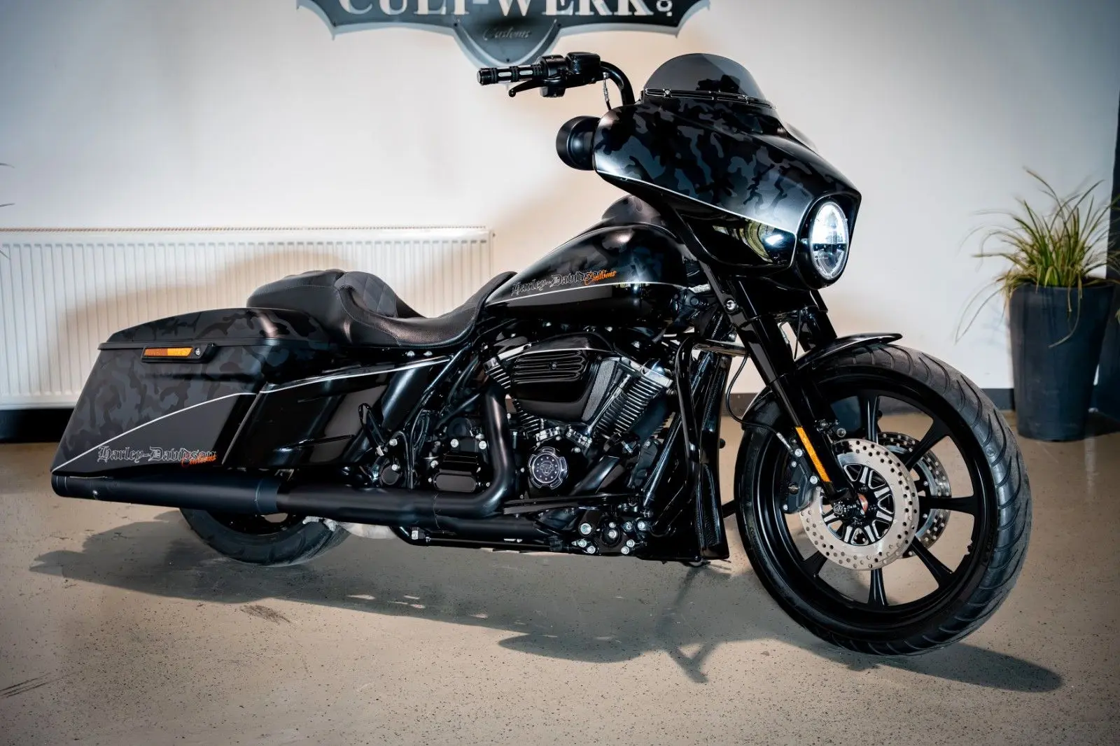 Harley-Davidson STREET GLIDE SPECIAL 21" LUFT KLAPPE - CULT-WERK