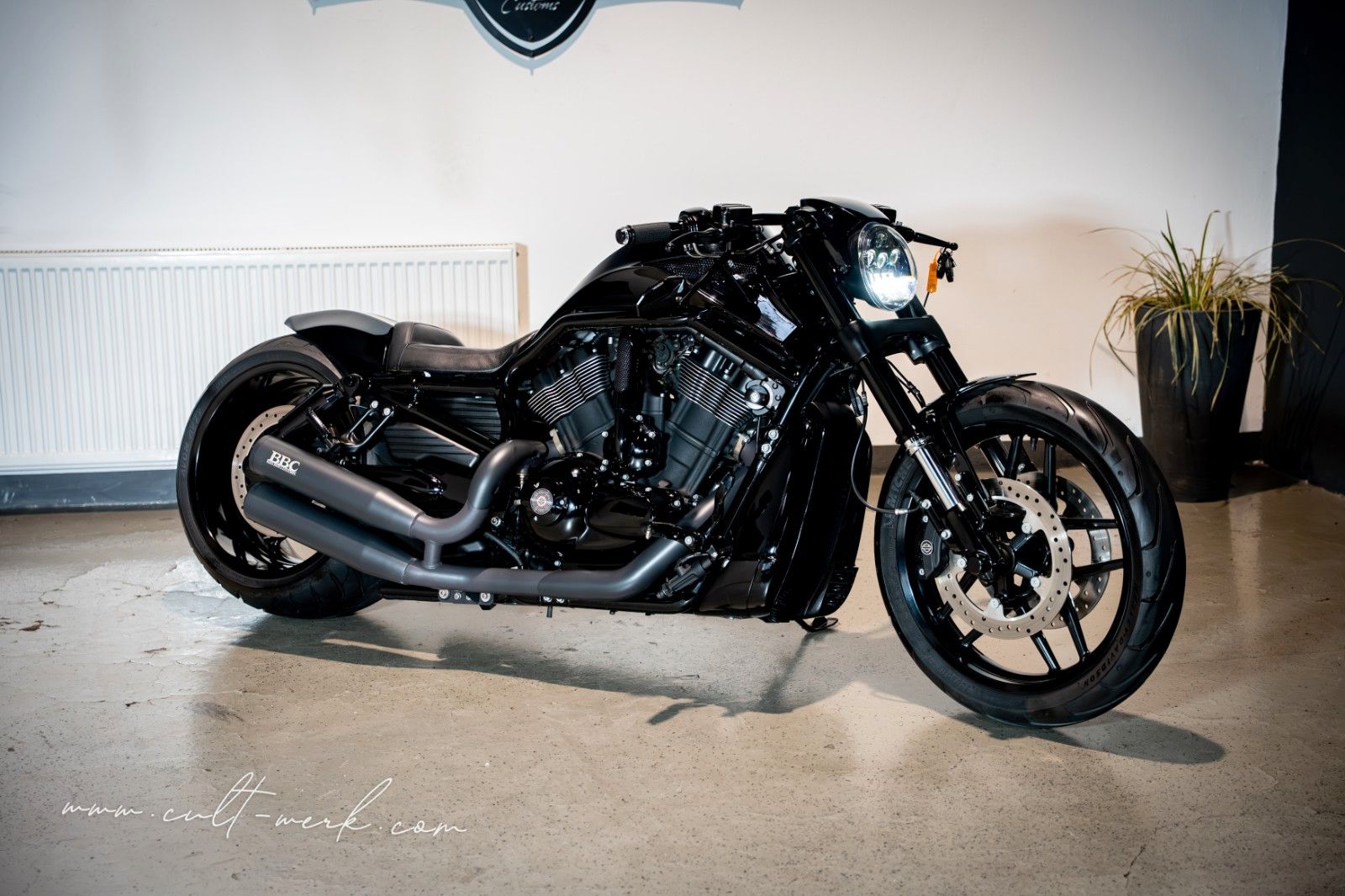 Harley-Davidson V-Rod Night Rod Special 300er "BLACK BEAST"