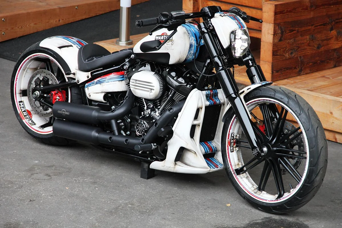 Upper fork cover (suitable for Harley-Davidson models: Breakout from 2018)