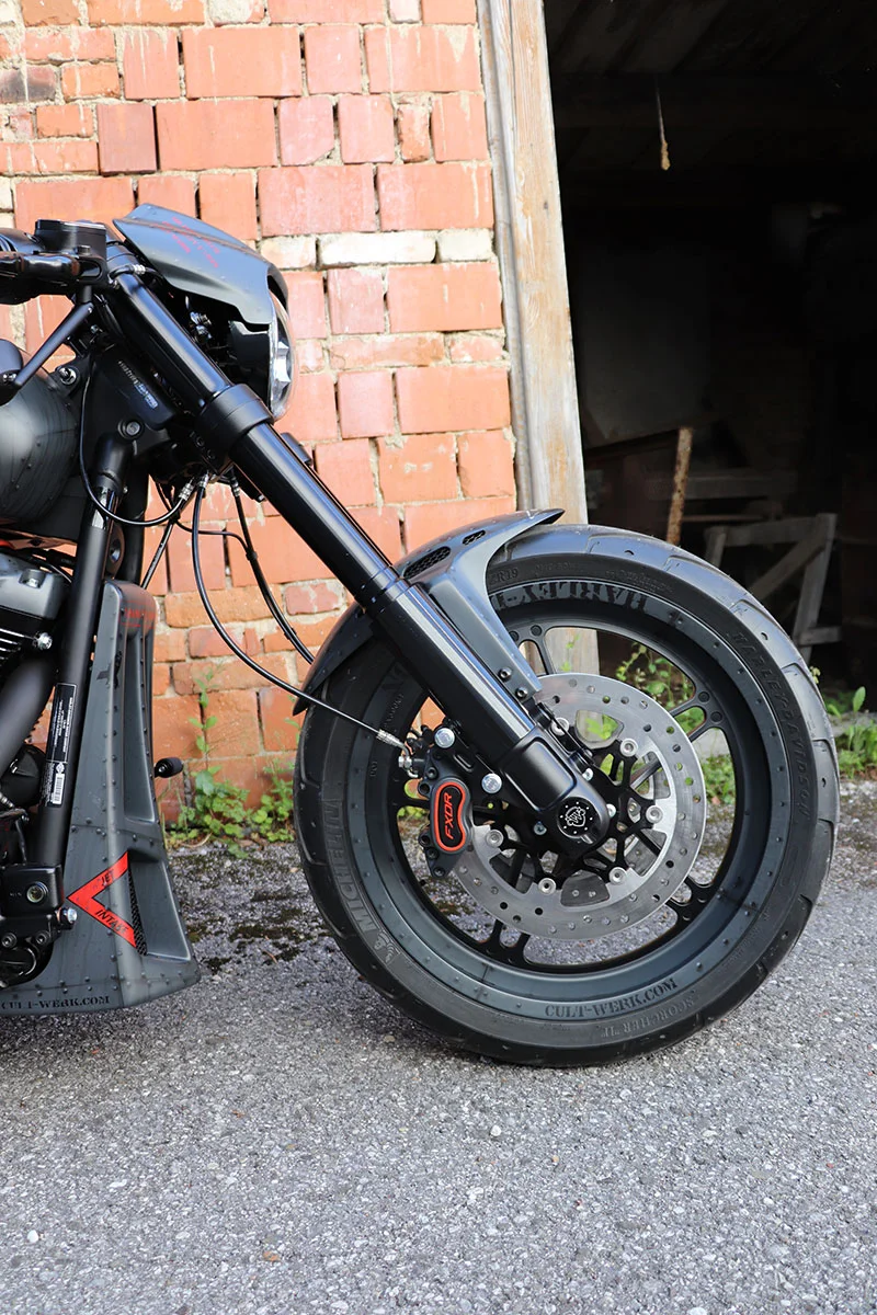 Lower fork cover (suitable for Harley-Davidson models: Softail from 2018)