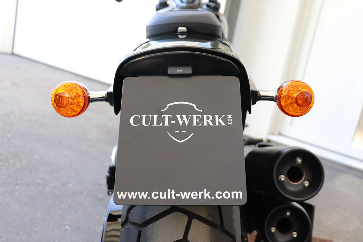 License plate holder in the middle with TÜV (suitable for Harley-Davidson models: Fat Bob from 2018)