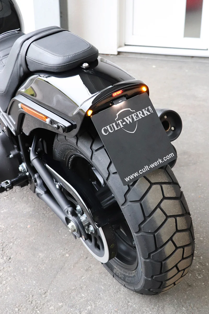 License plate holder in the middle with TÜV (suitable for Harley-Davidson models: Fat Bob from 2018)