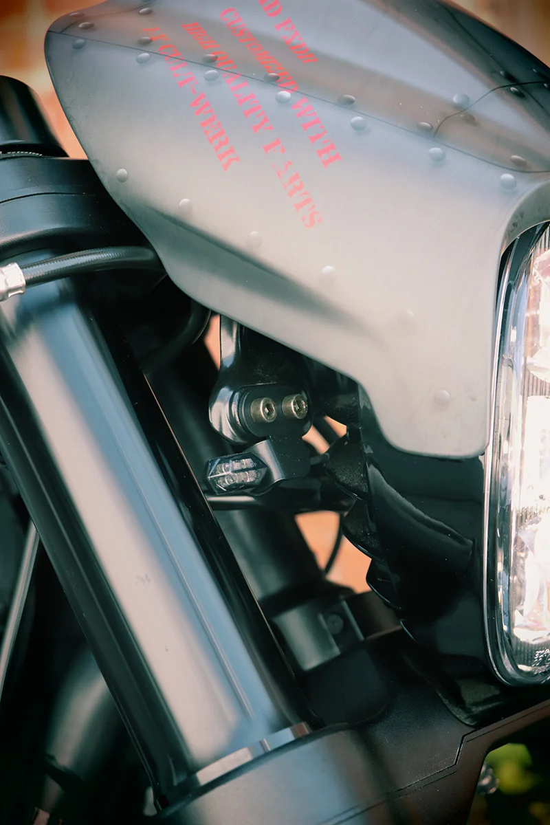 Front indicator holder (suitable for Harley-Davidson models: FXDR), angled