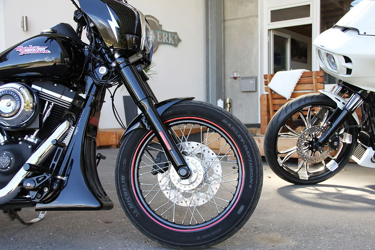 Front fender CLUBSTYLE (suitable for Harley-Davidson models: Dyna from 2007 - 2017 & from 2018)