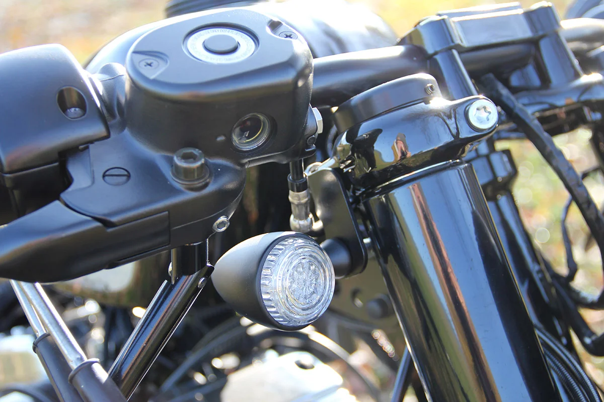 Front indicator holder (suitable for Harley-Davidson models: Sportster from 2016 to current)