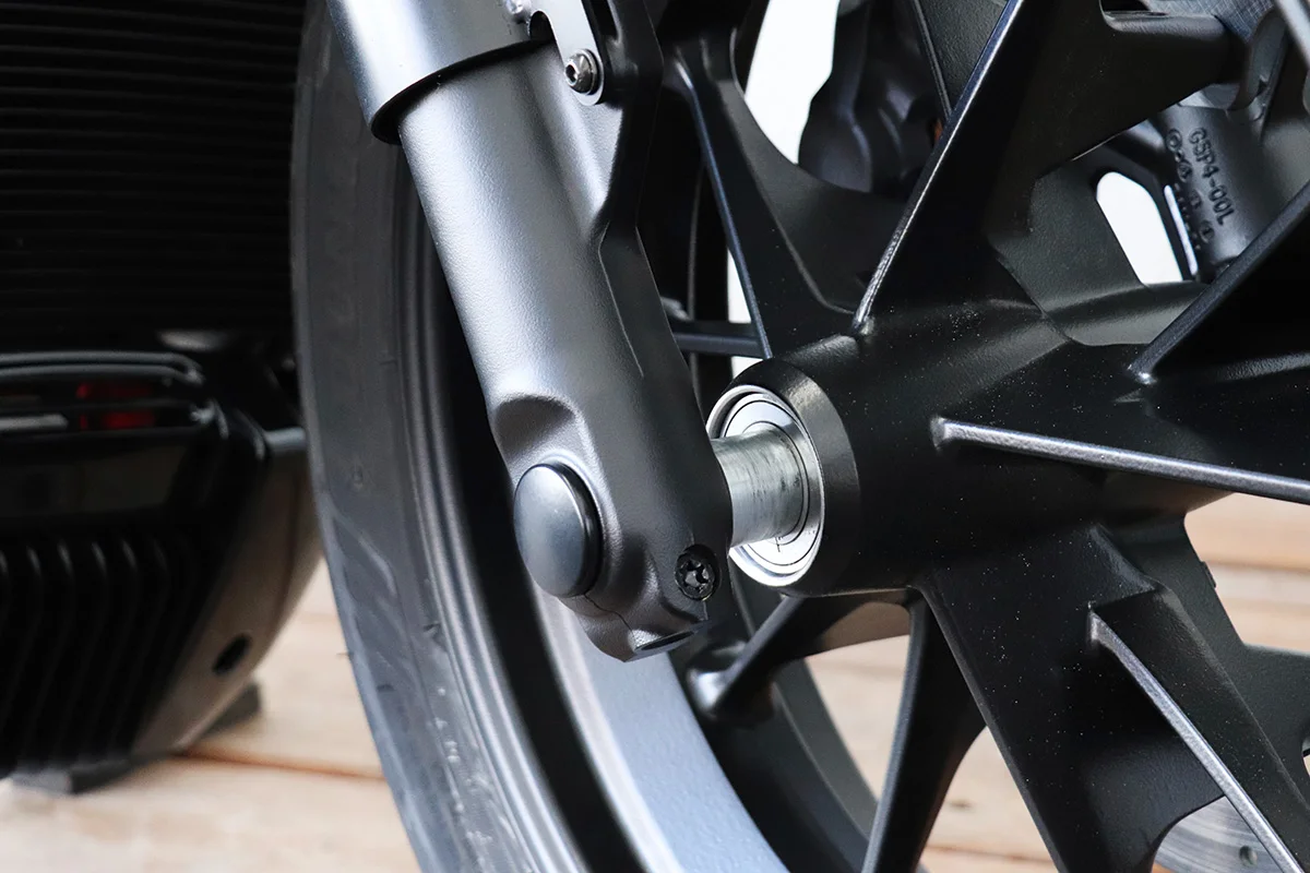 Front axle cover (suitable for Harley-Davidson models: Sportster S from 2021 & Nightster from 2022)