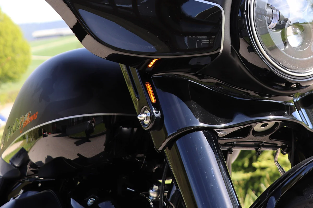 LED indicator set CLEAN STYLE (suitable for Harley-Davidson models: Street Glide from 2014, original halogen)